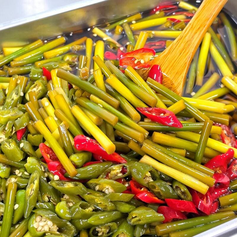 Gijeolbanchan Soy Sauce Garlic Chive Jangajji 500g