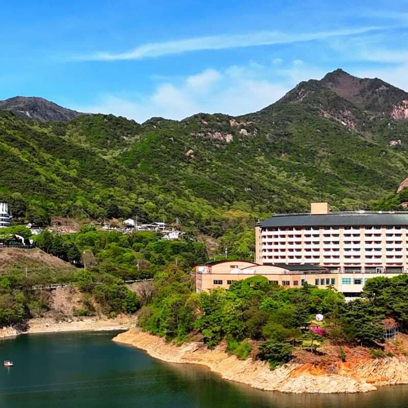 스탠다드 트윈룸 산전망