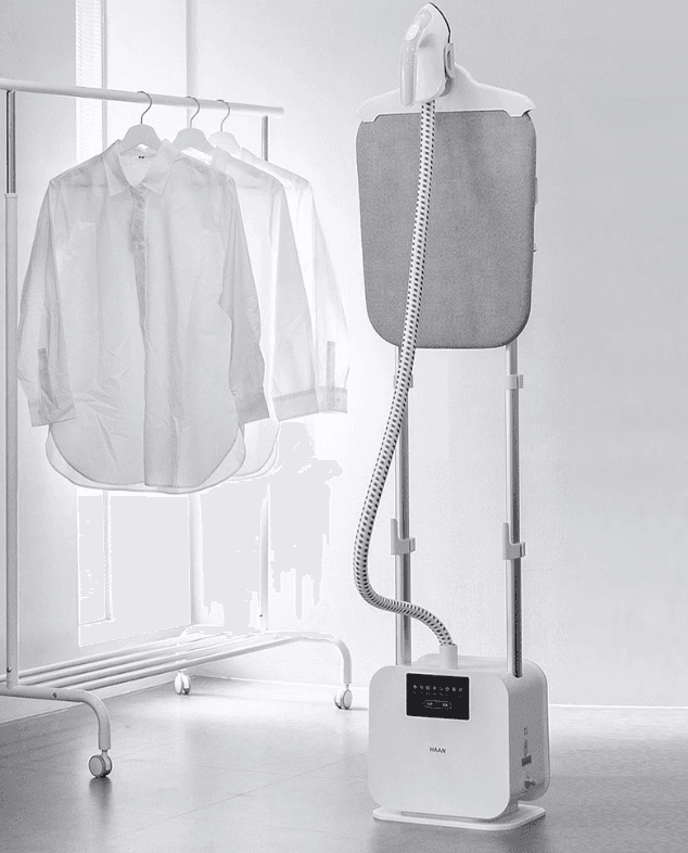 HanKyeongHee LED Stand Steam Iron