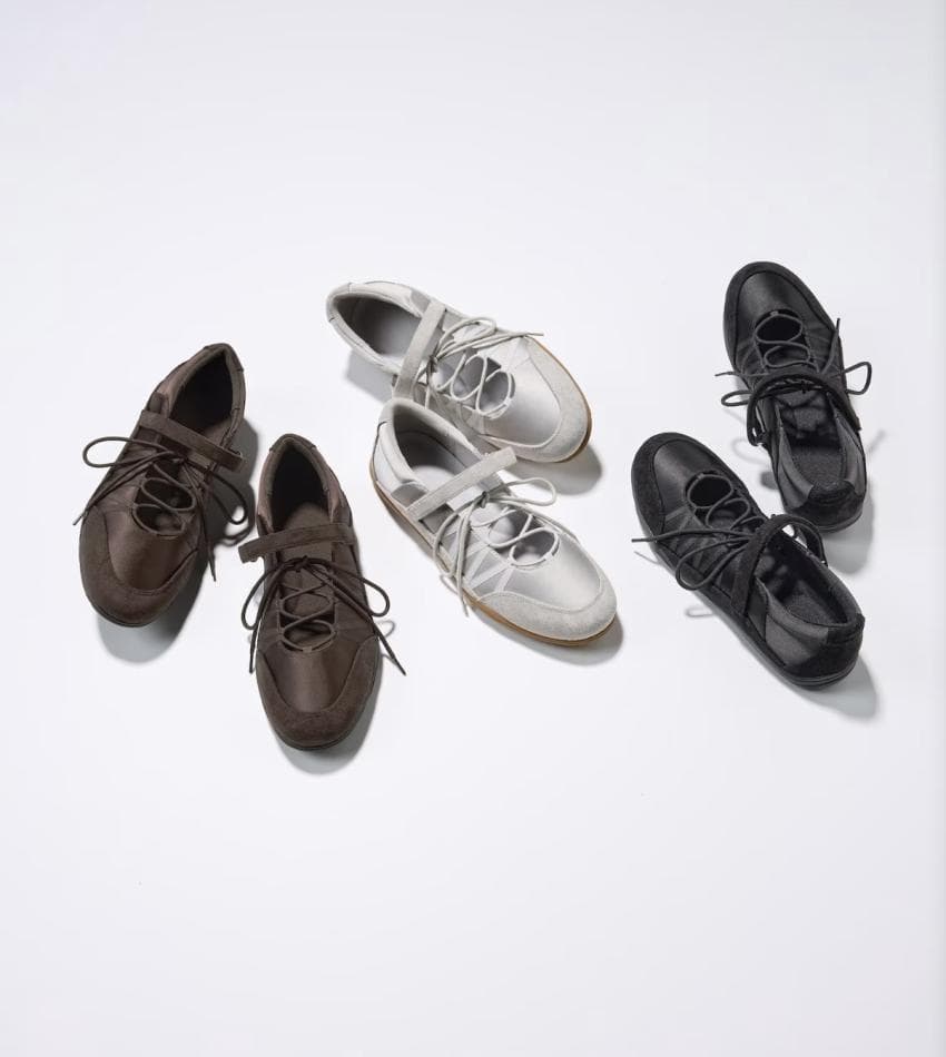 GU 레이스업 발레 스니커즈