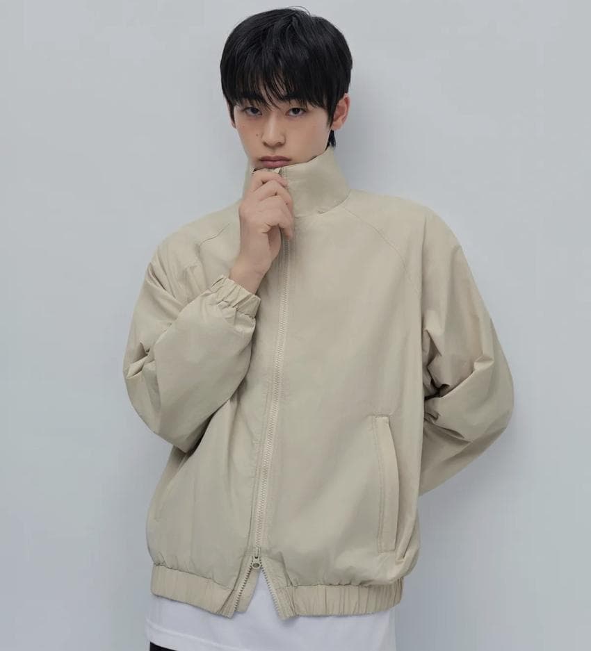 무탠 하이넥 윈드브레이커 재킷