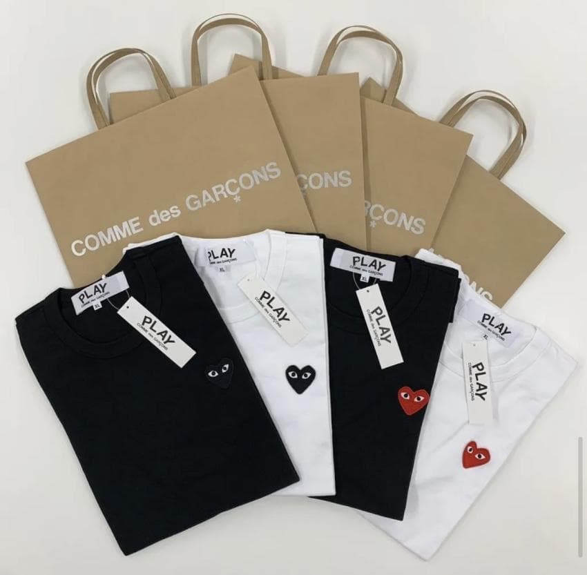COMME des GARÇONS 와펜 티셔츠