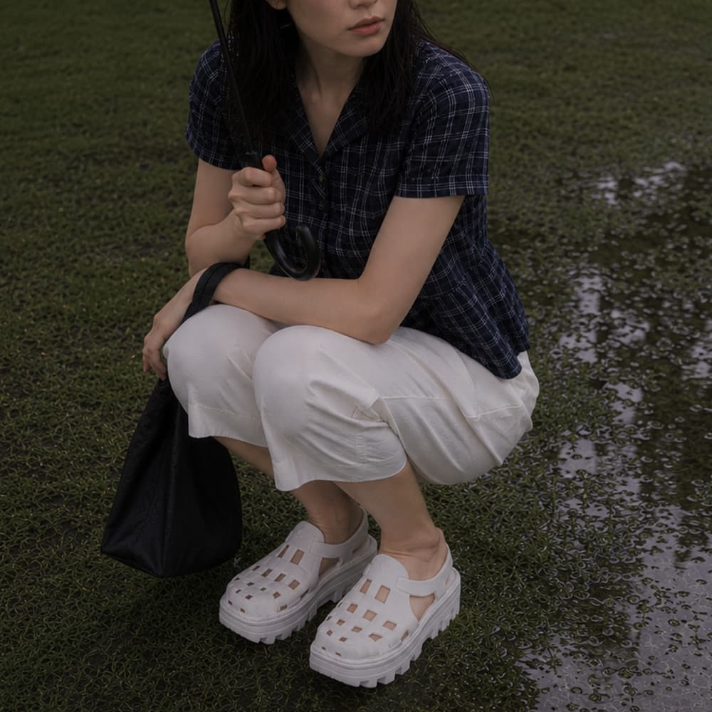 Kumo Sandals