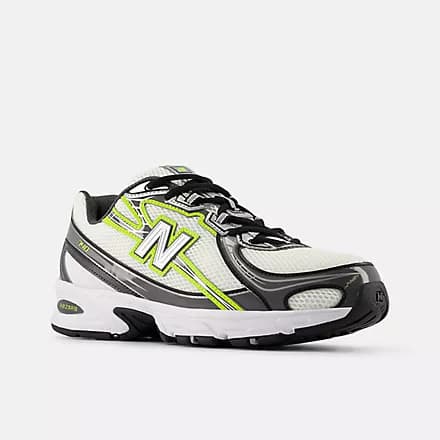 New Balance 740 Shoes