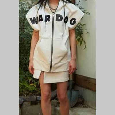 Picabu Sleeveless Zip-Up Hoodie